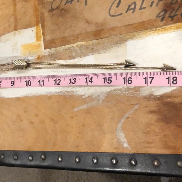 Adia Kibur Chevron Arrow Bolo Lariat Necklace - Picture 5 of 7